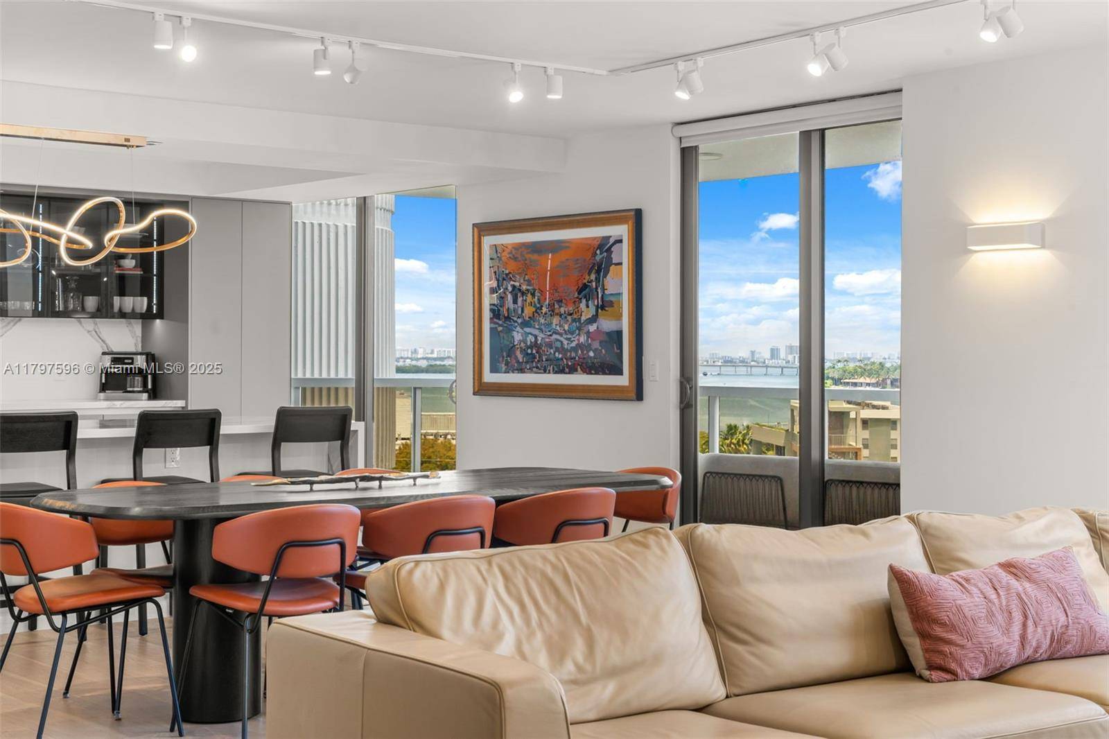 Miami Beach, FL 33139,9 Island Ave #814