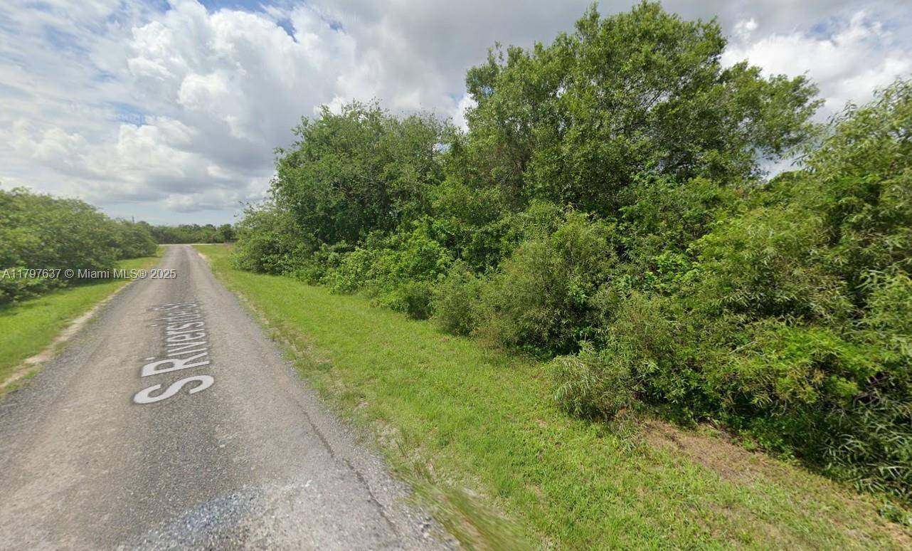 Clewiston, FL 33440,860 S Riverside