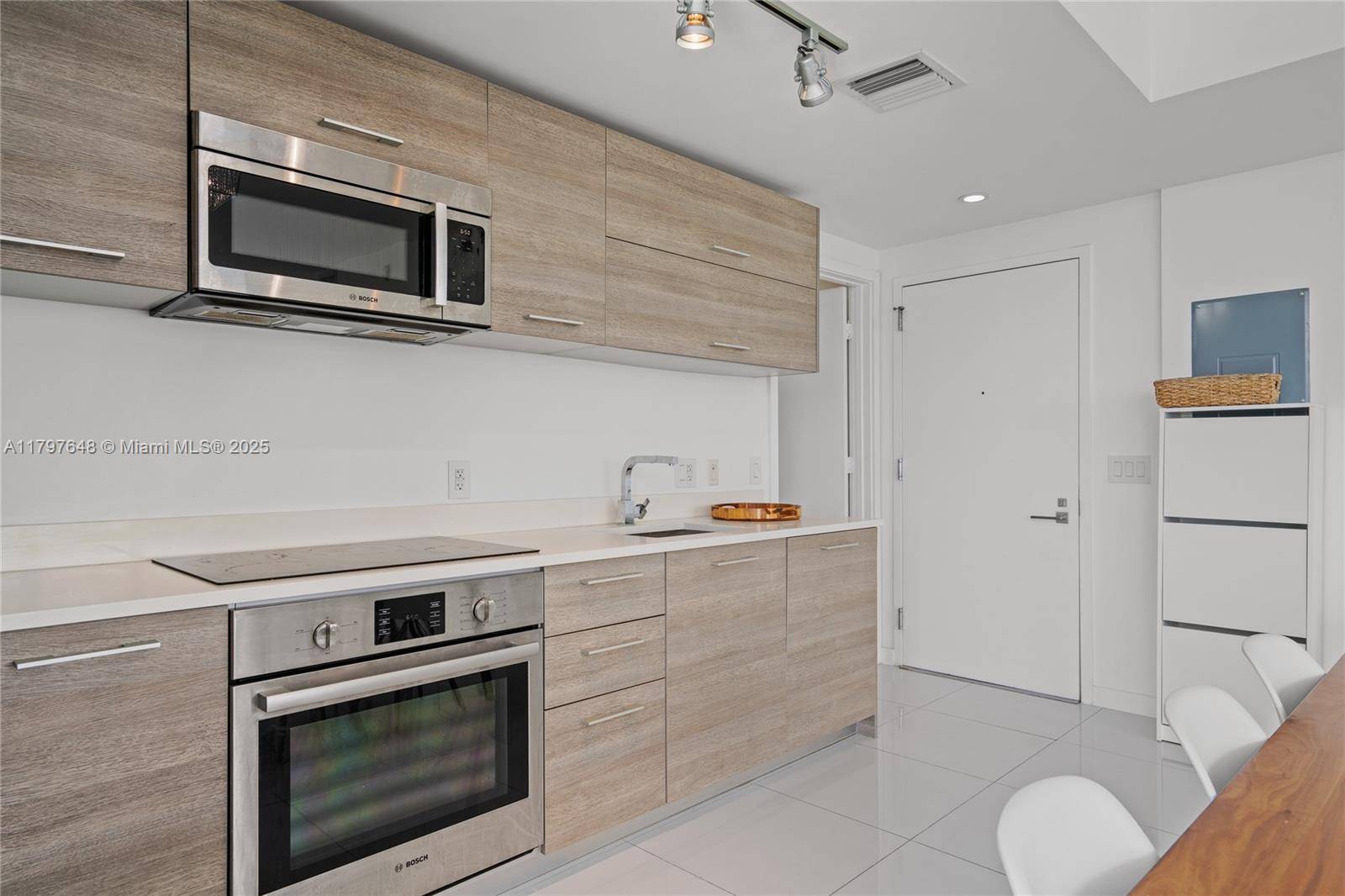 Miami, FL 33137,650 NE 32nd St #1808