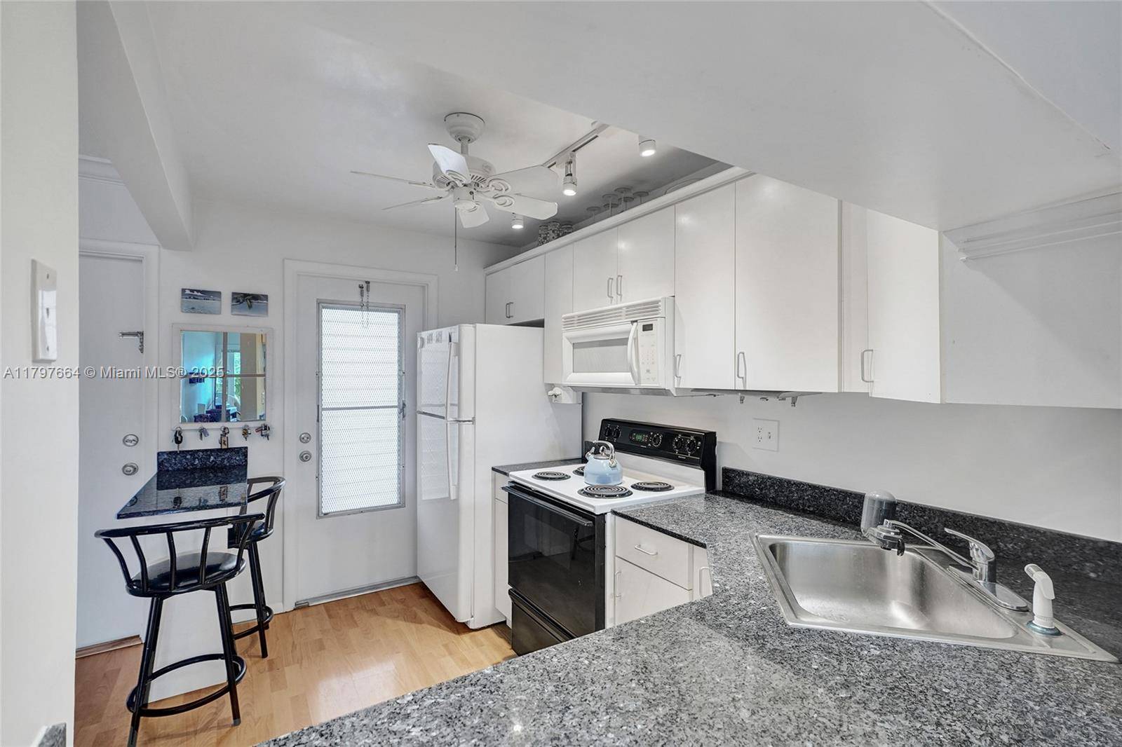 Hallandale Beach, FL 33009,455 Paradise Isle Blvd #209