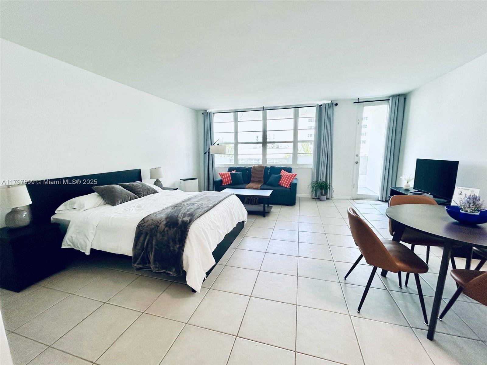 Miami Beach, FL 33139,100 Lincoln Rd #412
