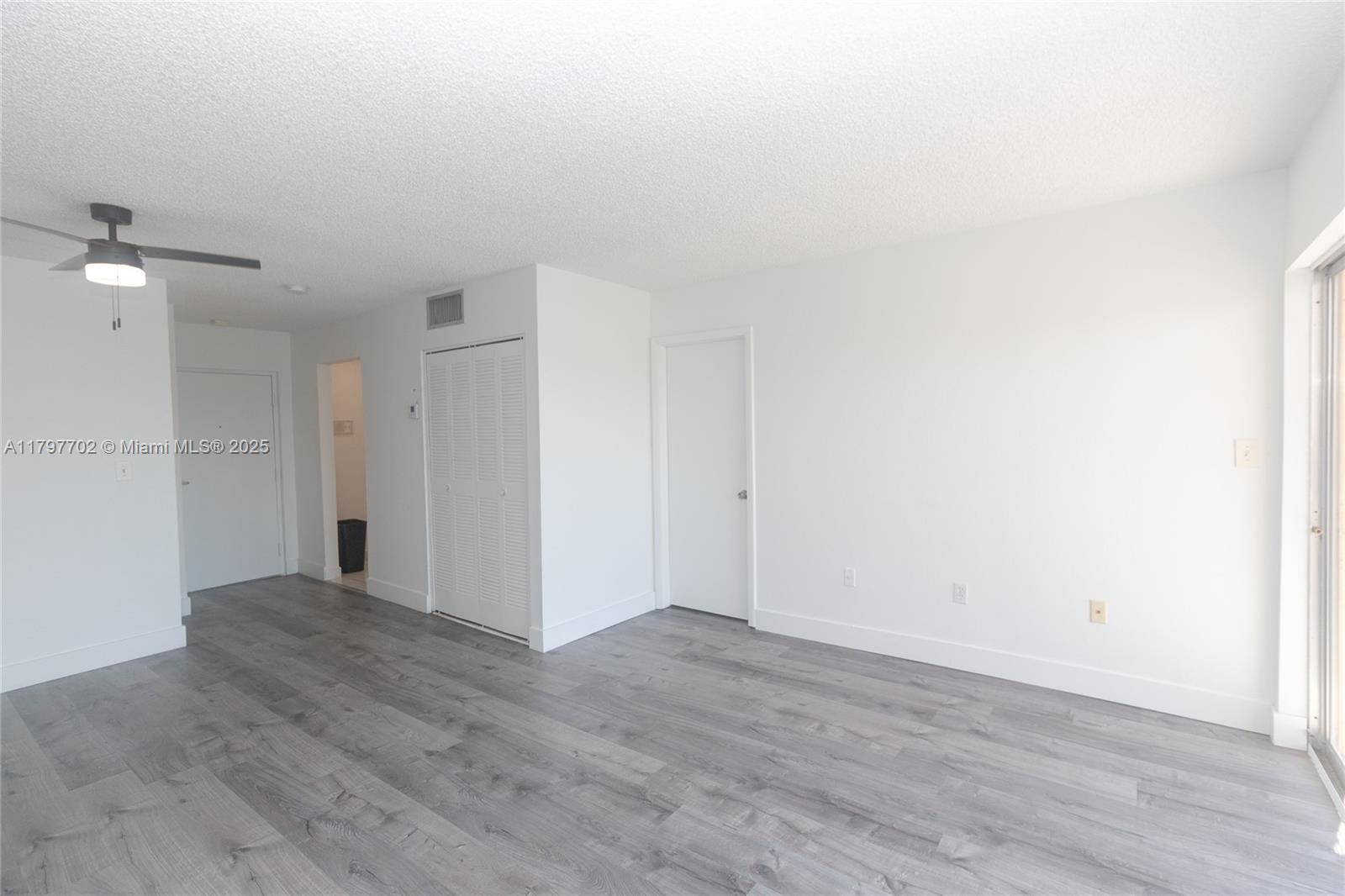 North Miami Beach, FL 33160,3948 NE 169th St #505