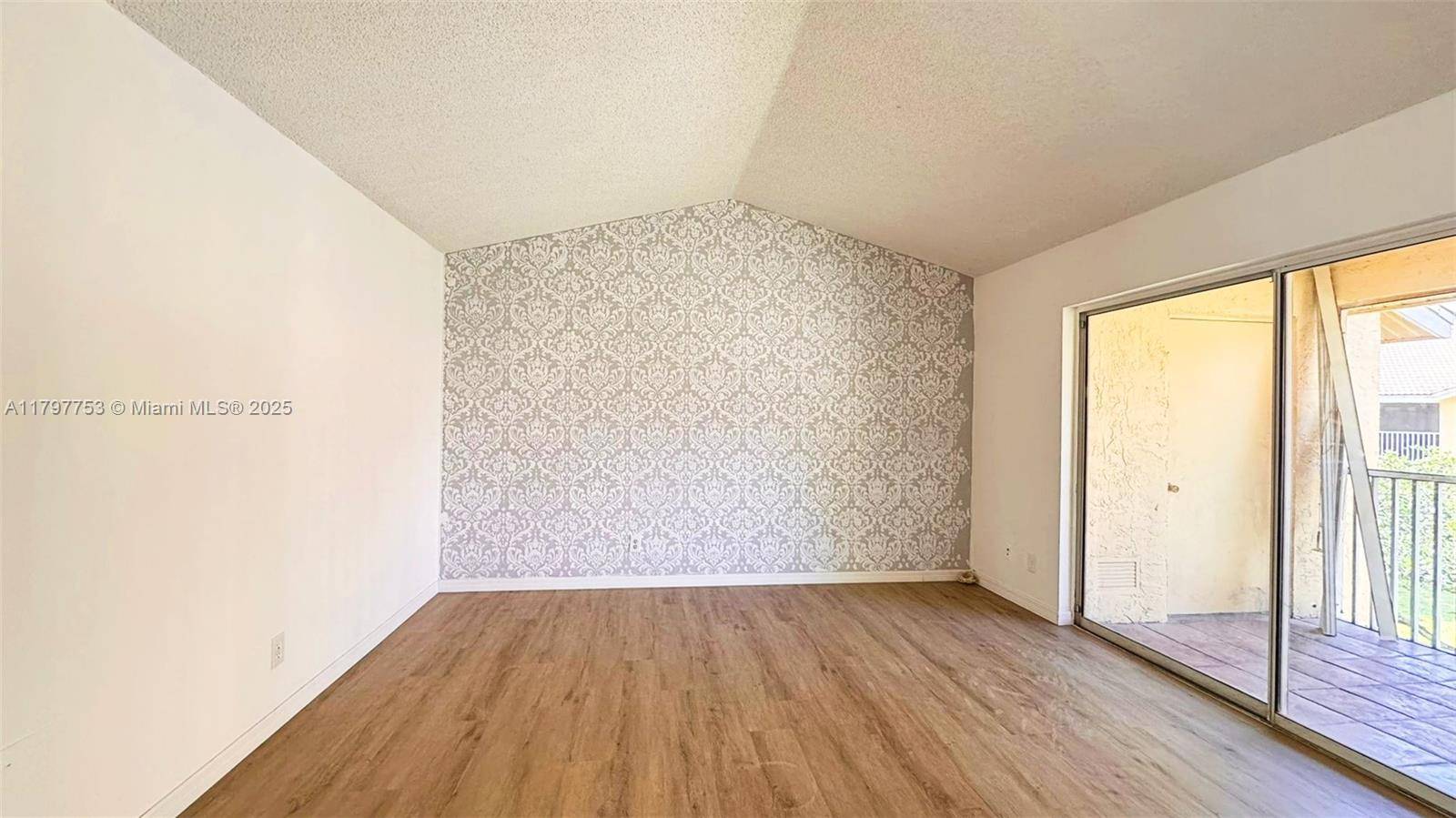 Coral Springs, FL 33071,1084 Coral Club Dr #1084