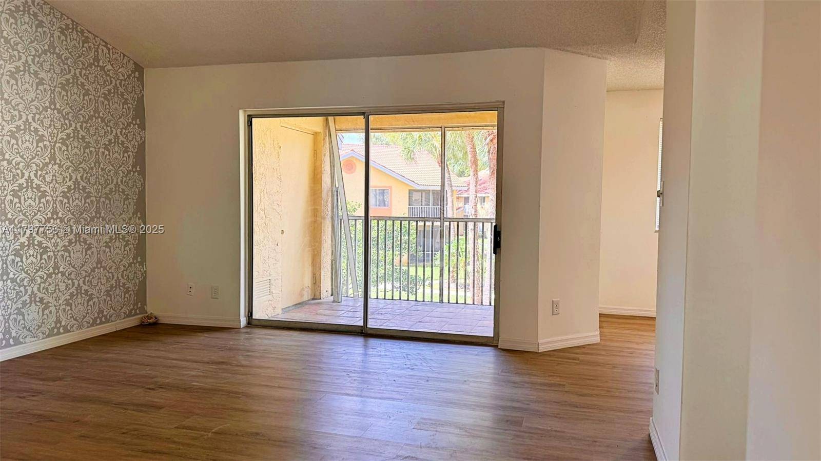 Coral Springs, FL 33071,1084 Coral Club Dr #1084