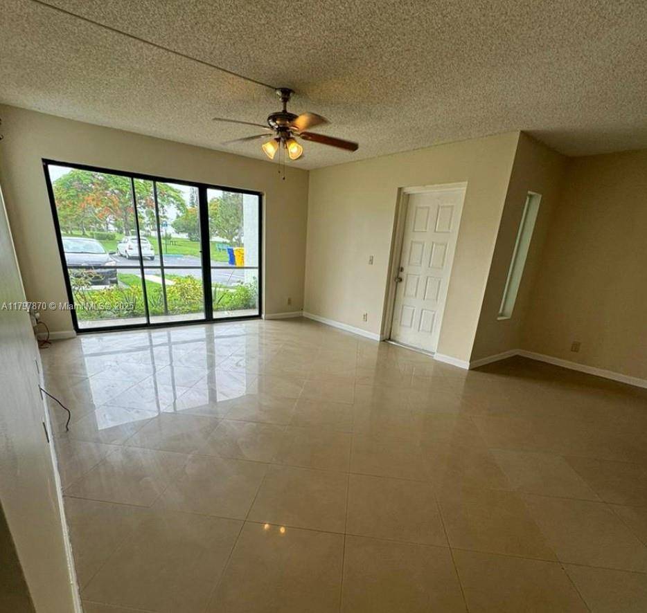 West Palm Beach, FL 33417,3664 Alder Dr #B1