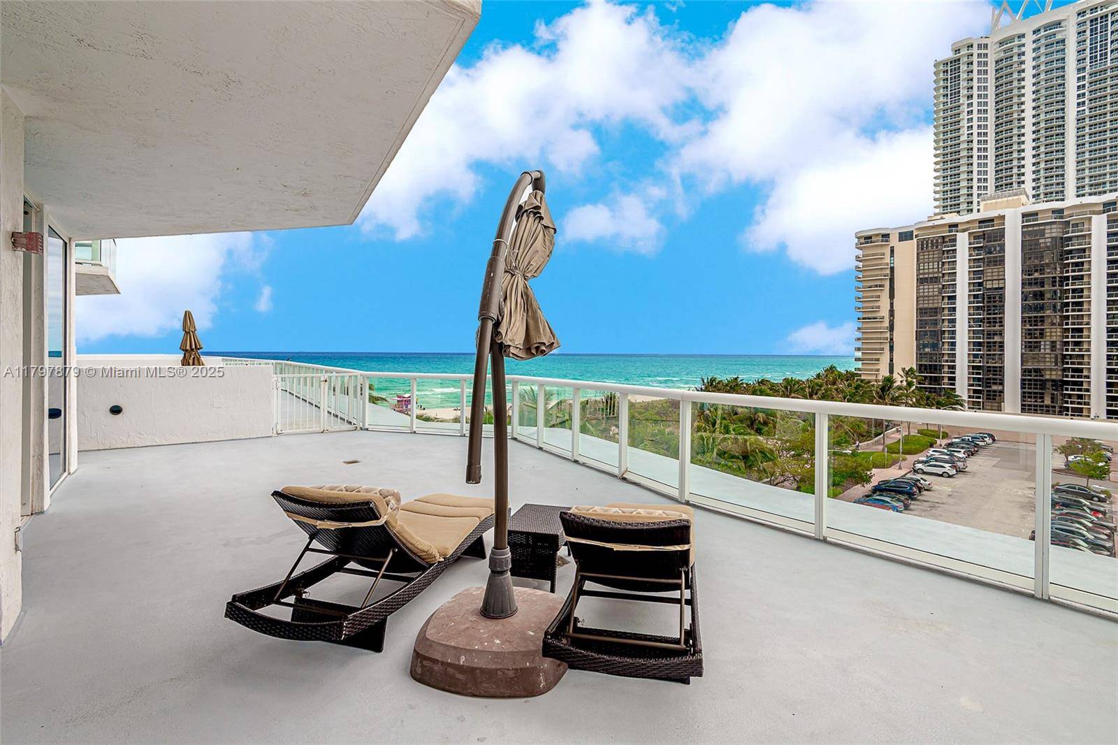 Miami Beach, FL 33141,6515 Collins Ave #607