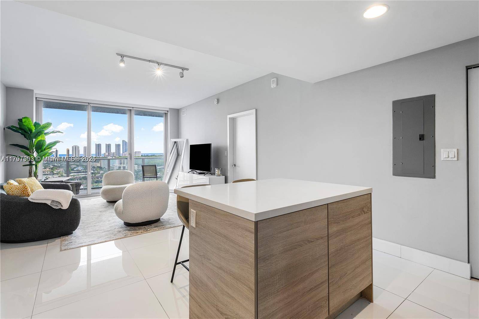 North Miami Beach, FL 33160,16385 E Biscayne Blvd #1816