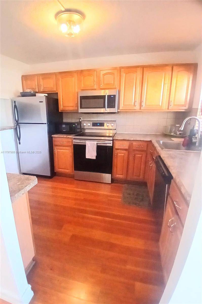 Sunrise, FL 33322,10442 Sunrise Lakes Blvd #203