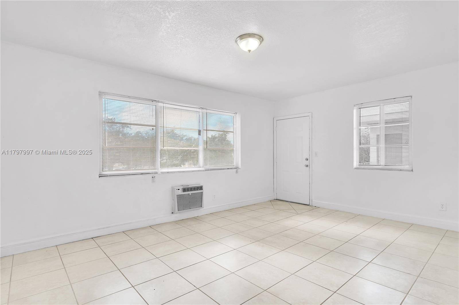 Miami Beach, FL 33141,6905 Rue Vendome #5