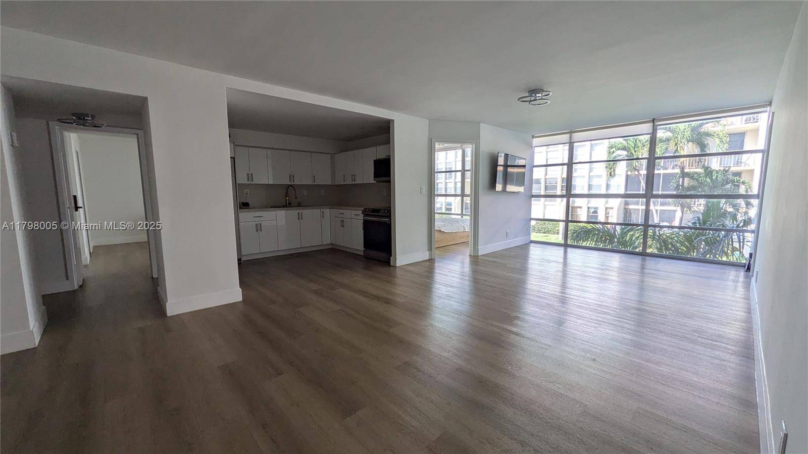 Hallandale Beach, FL 33009,851 Three Islands Blvd #210