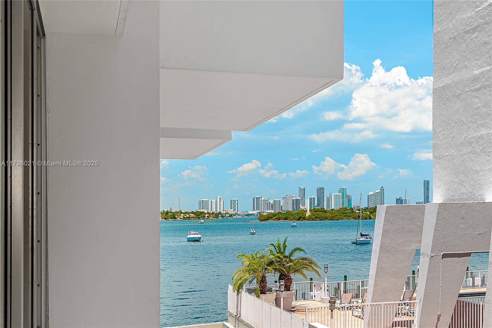 Miami Beach, FL 33139,1200 West Ave #209