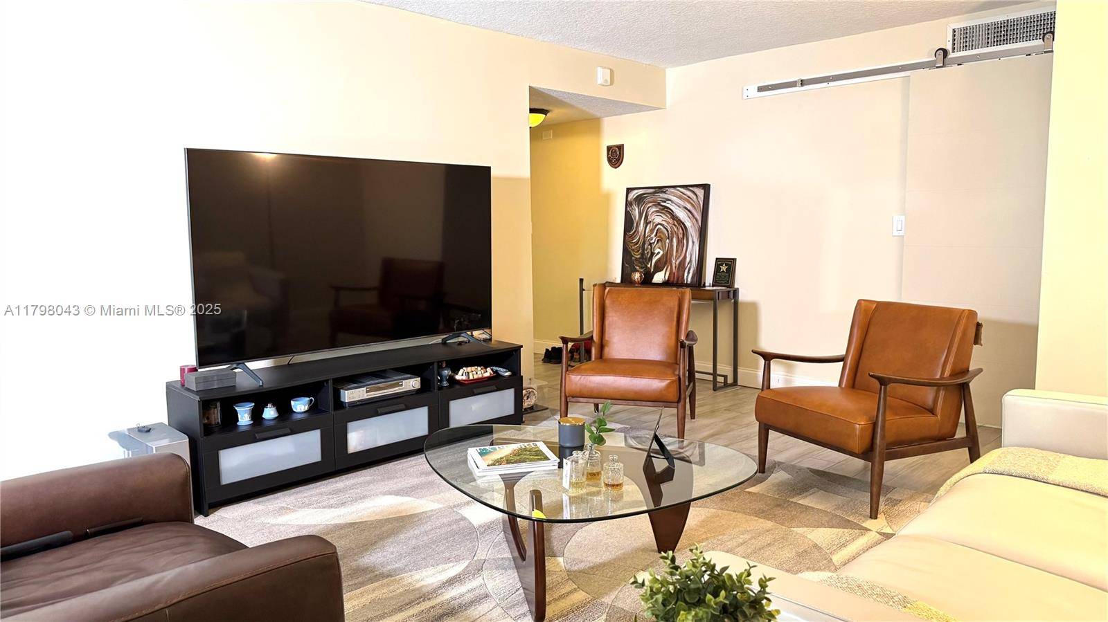 Plantation, FL 33317,6755 W Broward Blvd #302