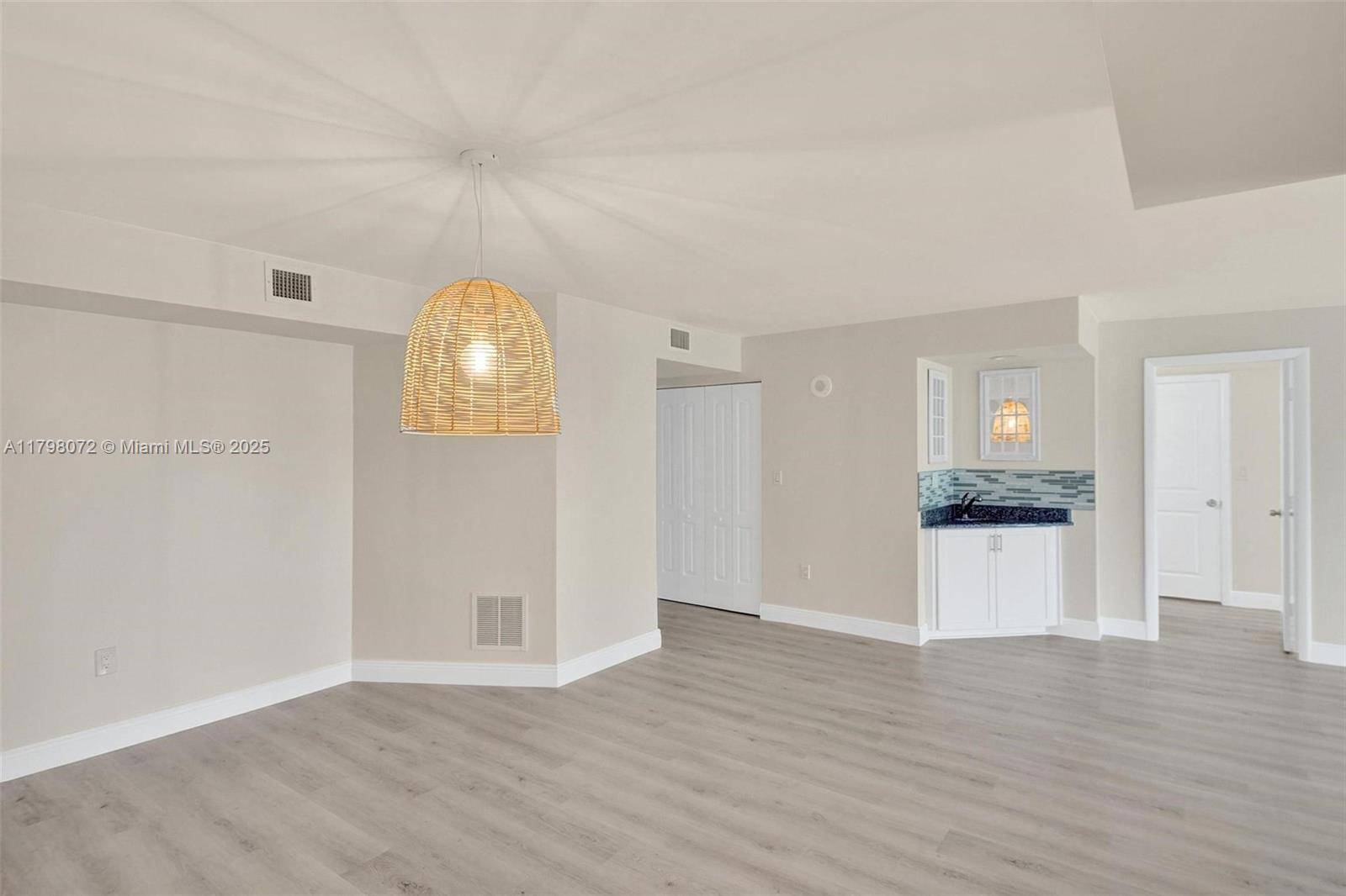 Hollywood, FL 33019,1201 S Ocean Dr #316S