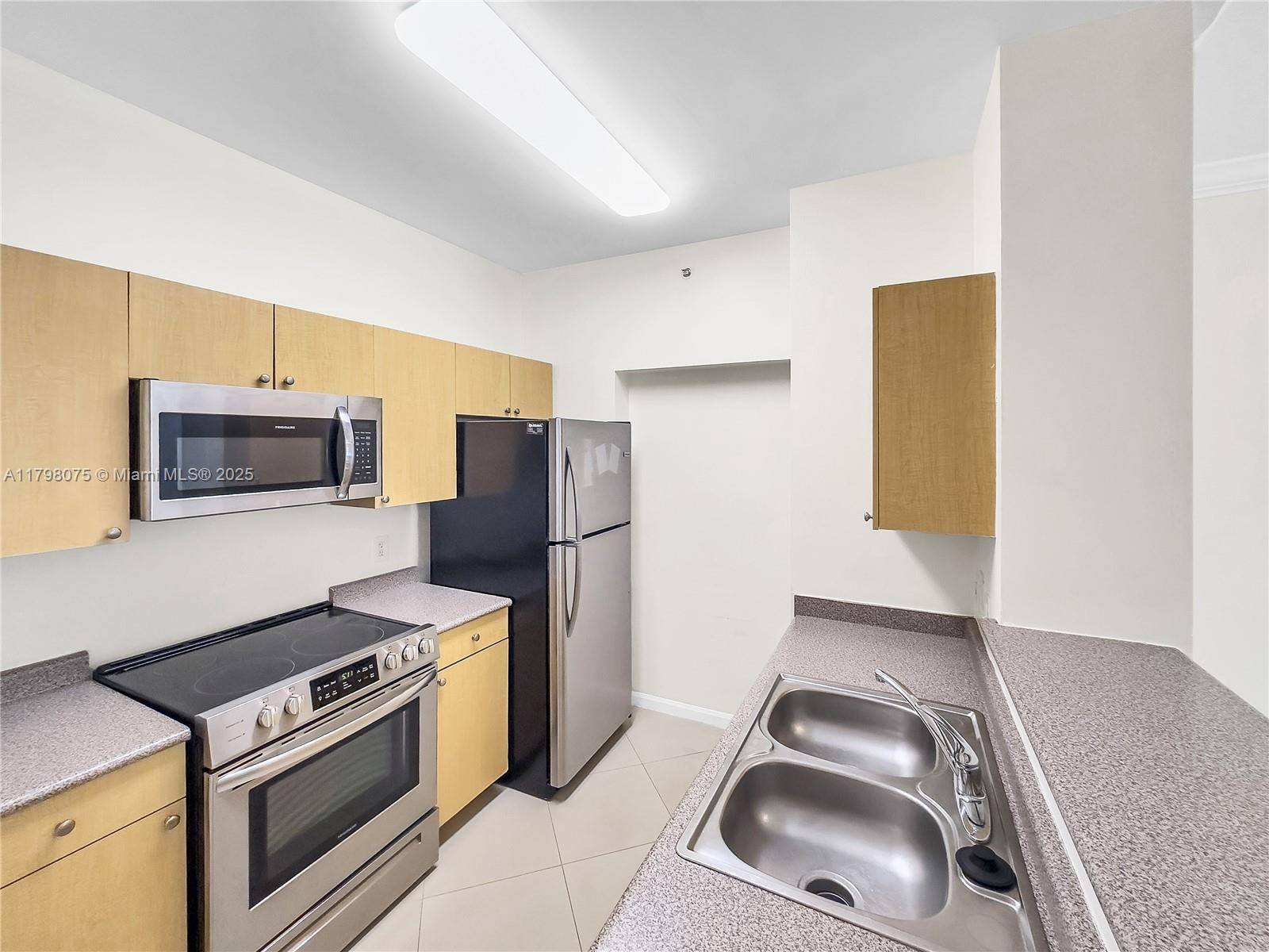 Hollywood, FL 33020,1900 Van Buren St #105B