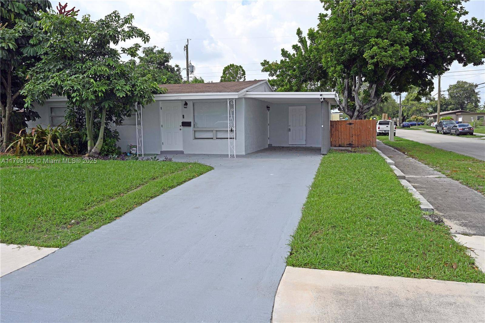 Hollywood, FL 33024,6644 Raleigh Street