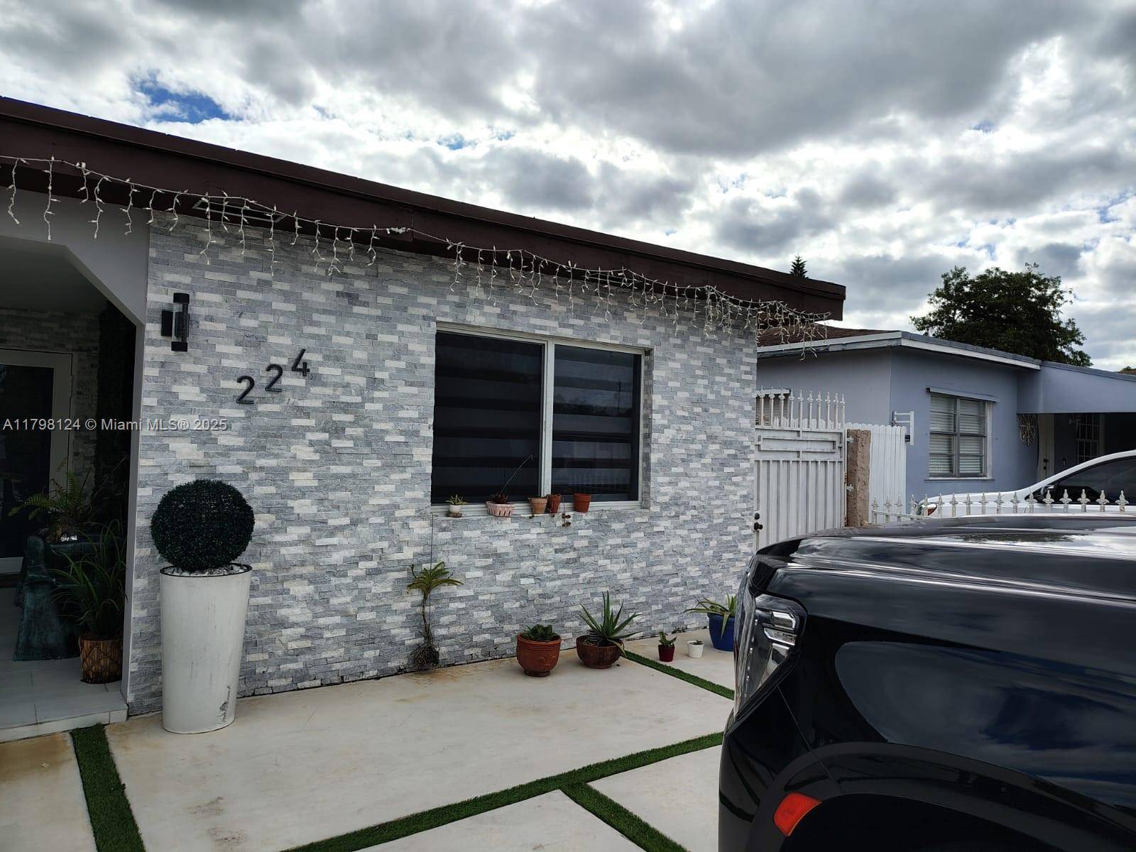 Hialeah, FL 33013,224 E 42nd St