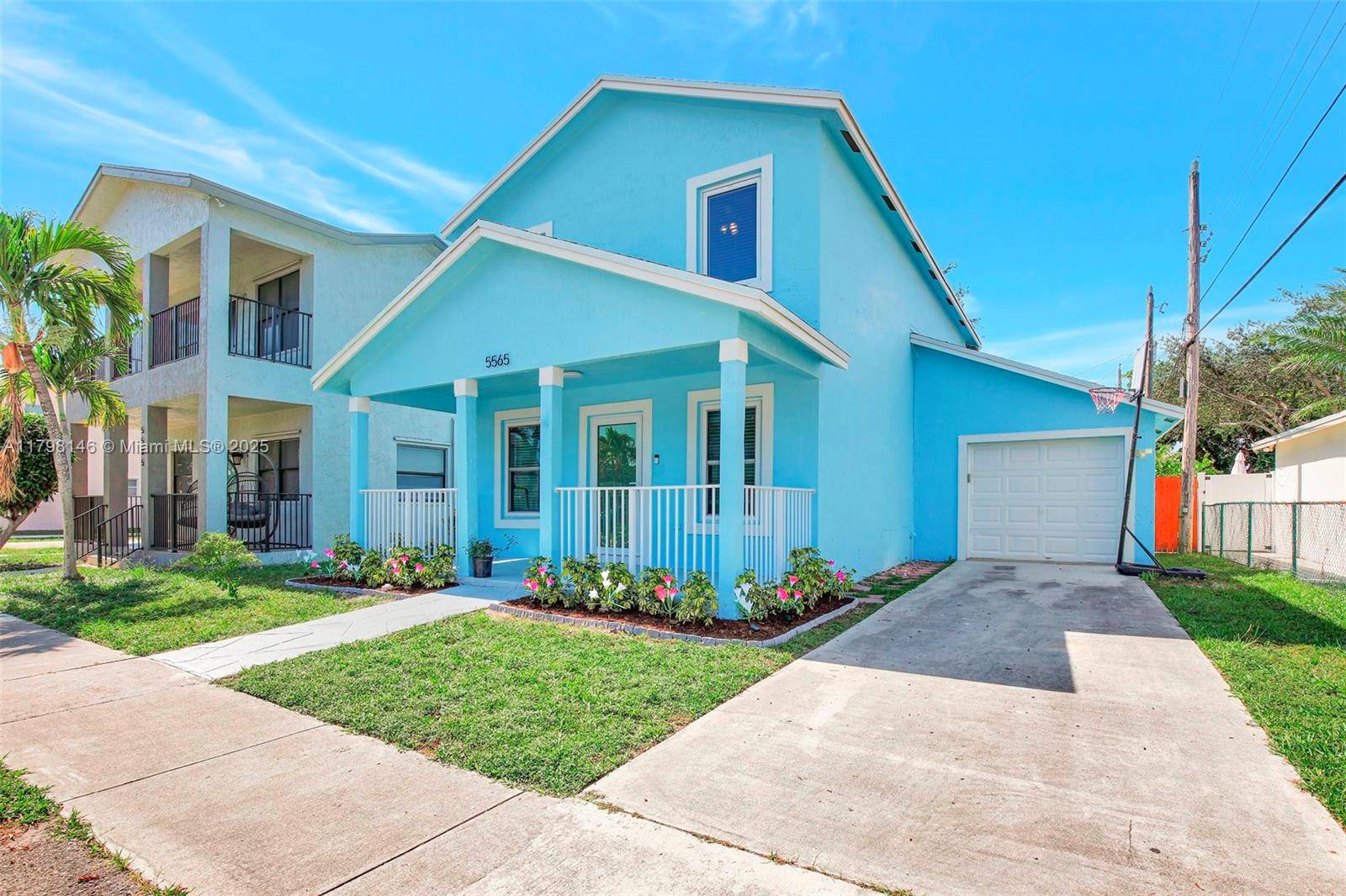 Davie, FL 33314,5565 SW 43rd St