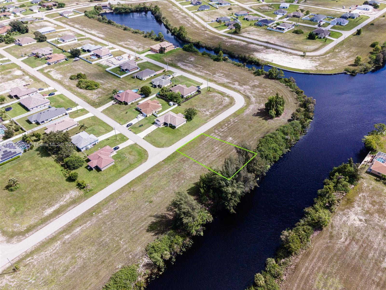 Cape Coral, FL 33909,1516 NE 41st St