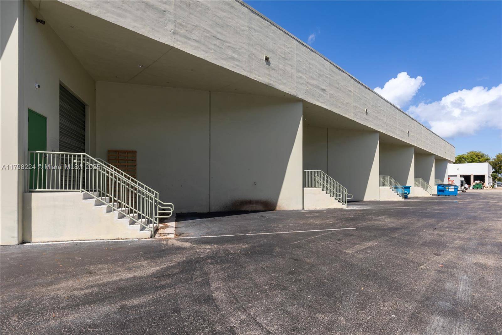 Boca Raton, FL 33487,1200 S Rogers Cir #9