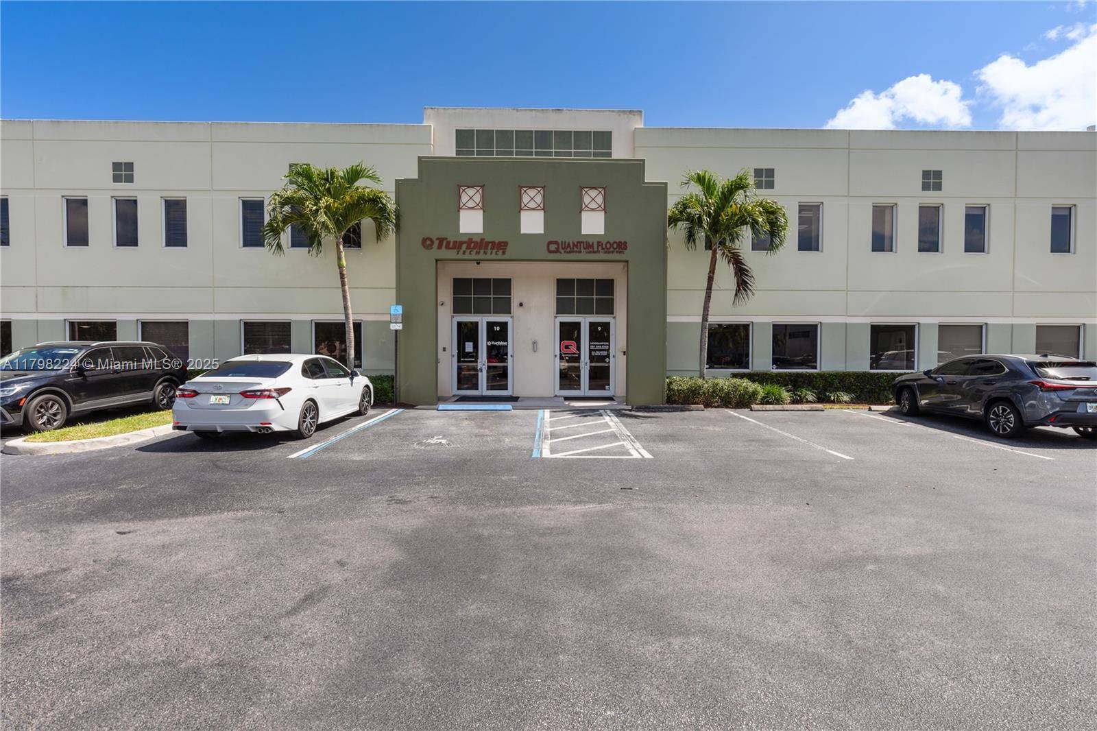 Boca Raton, FL 33487,1200 S Rogers Cir #9
