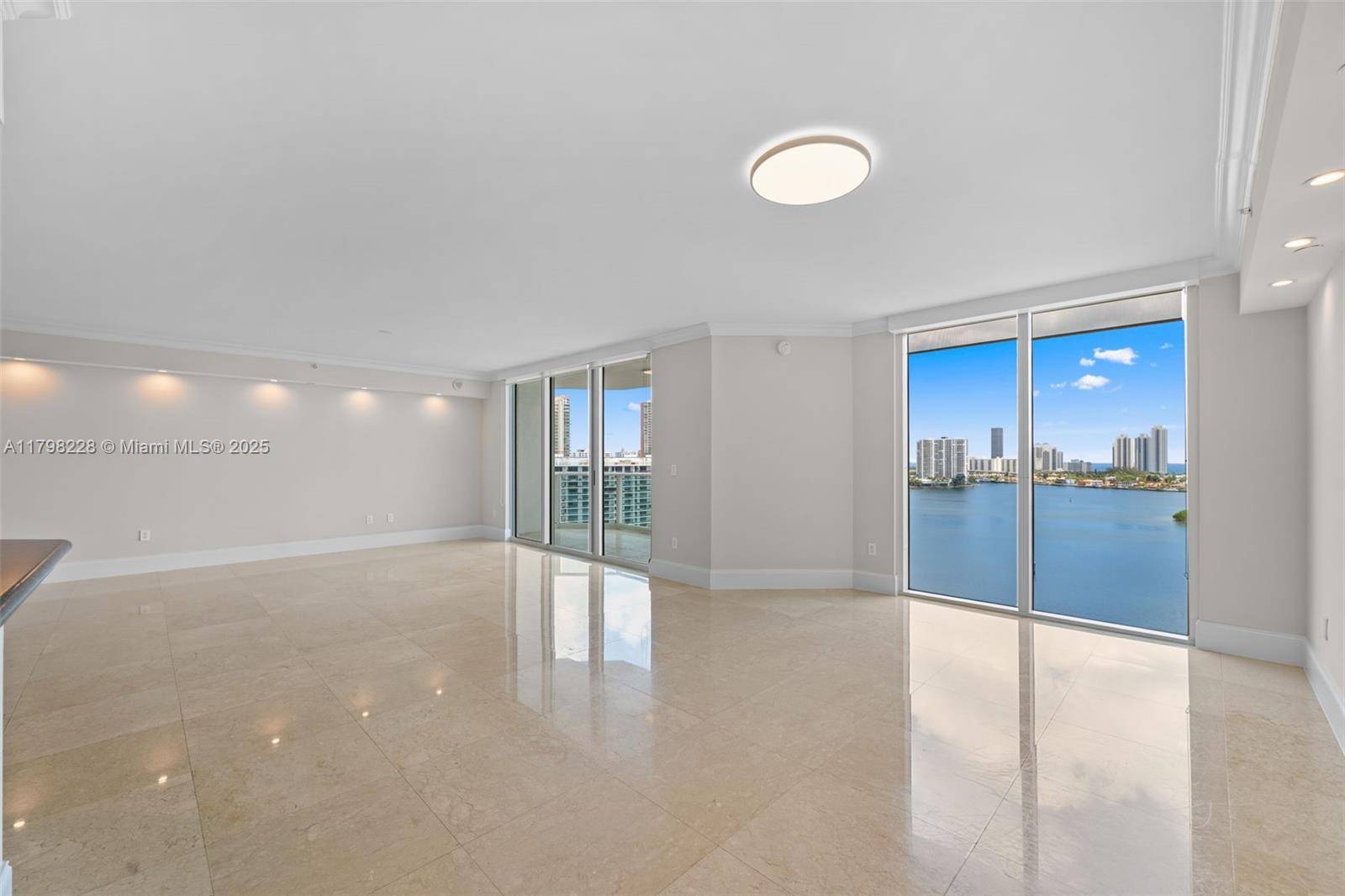 Aventura, FL 33160,3301 NE 183rd St #1604