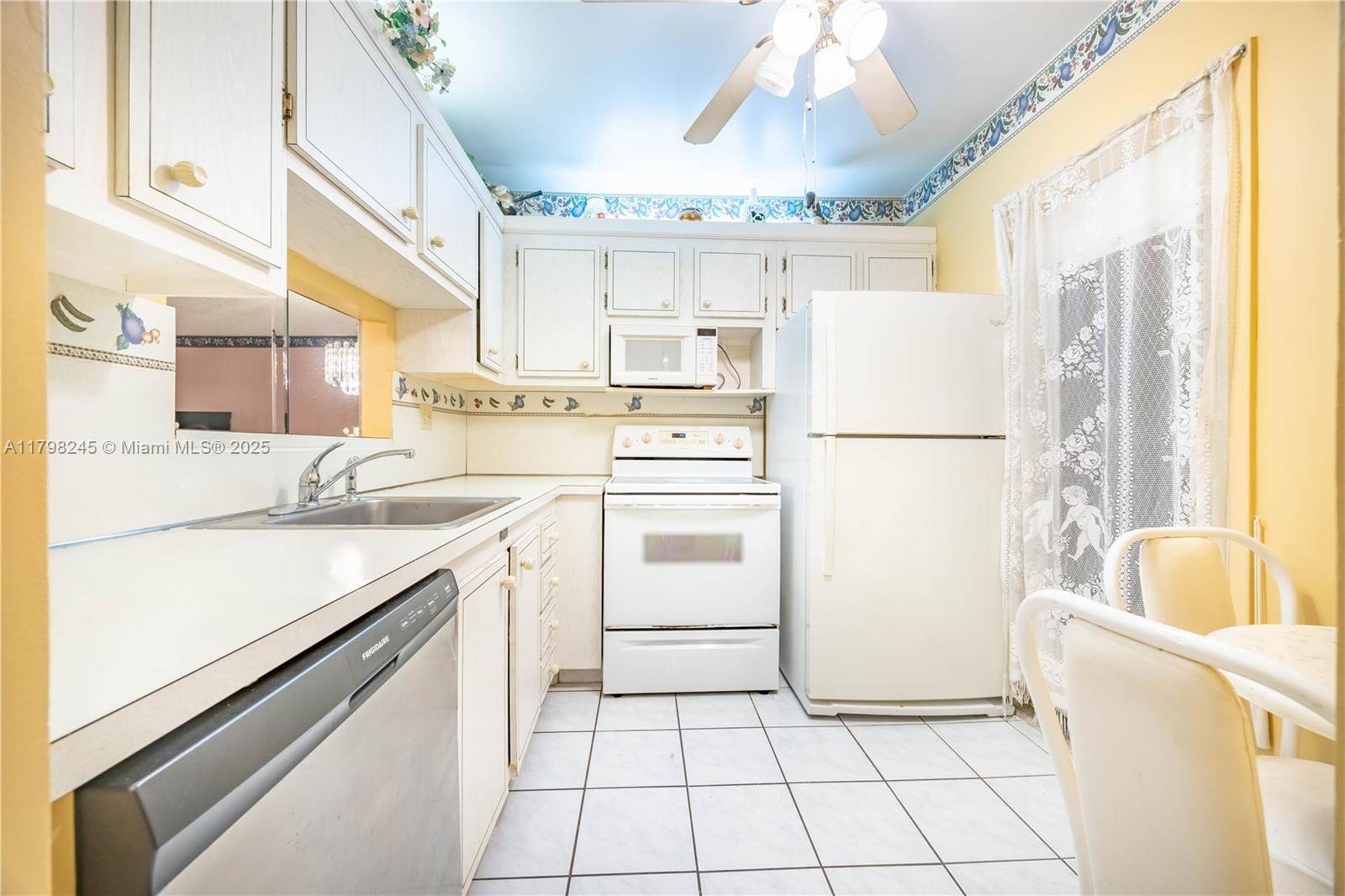 Lauderdale Lakes, FL 33319,4701 NW 34th St #401