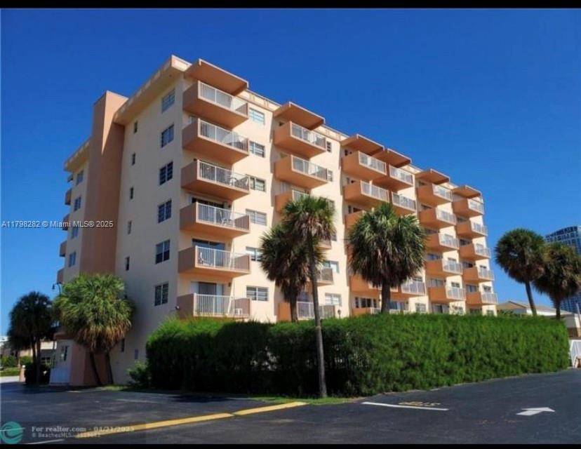 Hallandale Beach, FL 33009,2200 E Hallandale Beach Blvd #702