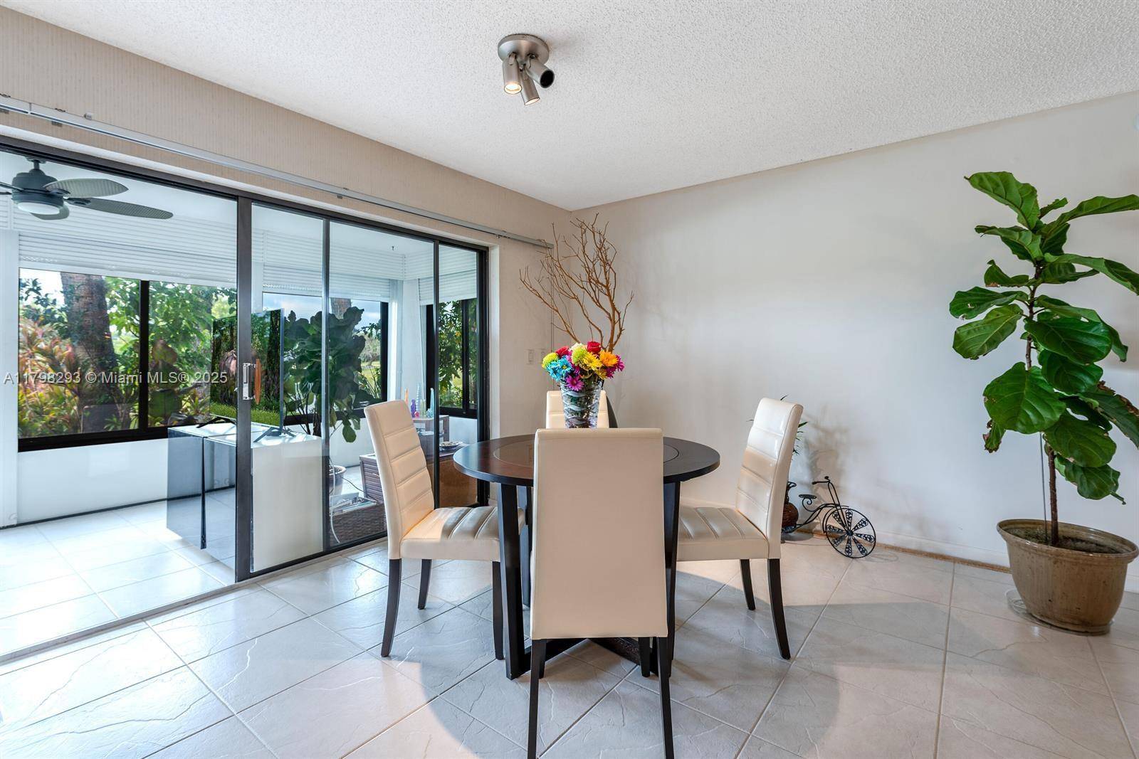 Boynton Beach, FL 33437,6392 Aspen Glen Cir #A