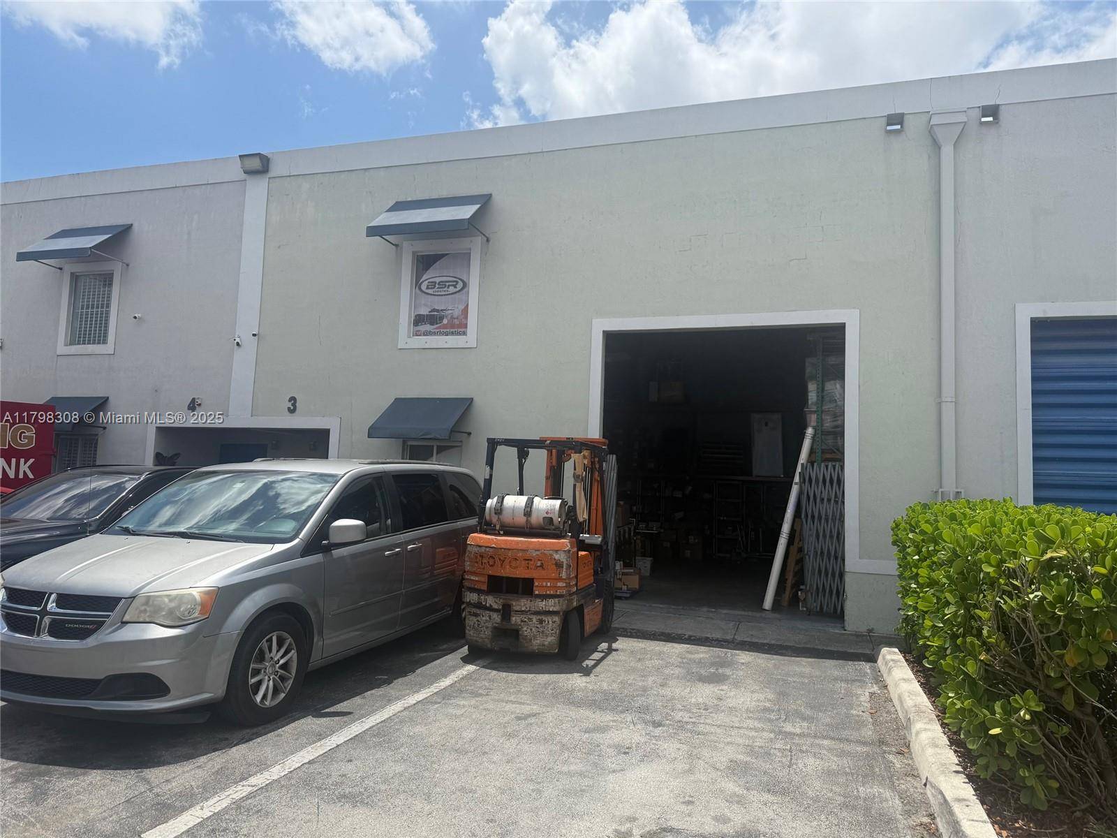 Hialeah Gardens, FL 33018,10760 NW 138th St #3