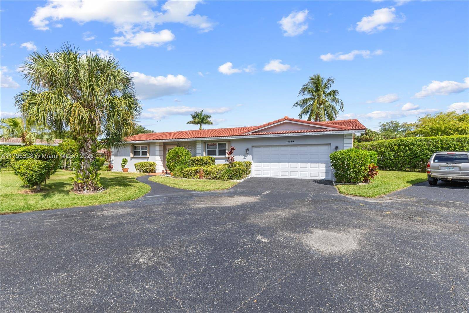 Plantation, FL 33317,7185 E Tropical Way