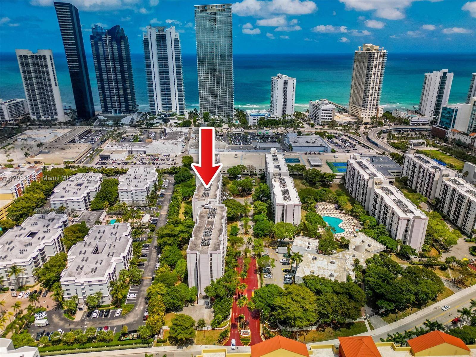 Sunny Isles Beach, FL 33160,17021 N Bay Rd #727