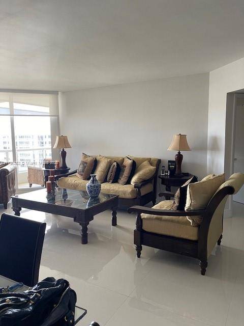 Aventura, FL 33180,21055 Yacht Club Dr #3206
