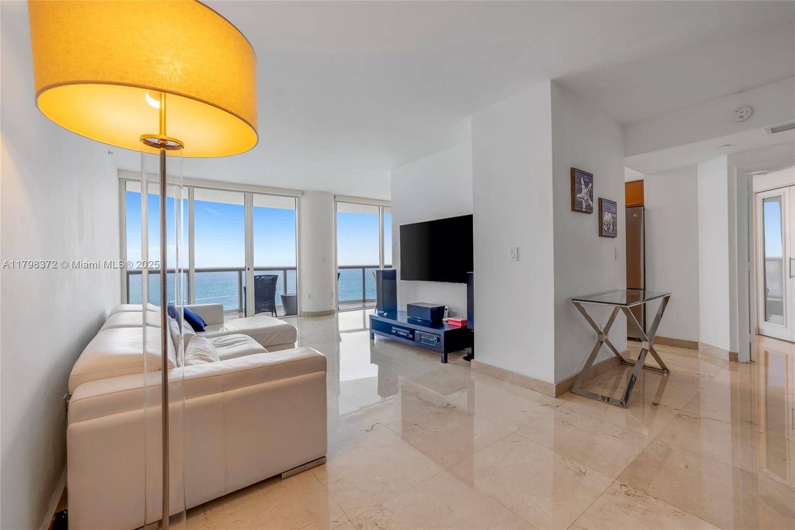 Miami Beach, FL 33141,6365 Collins Ave #3202