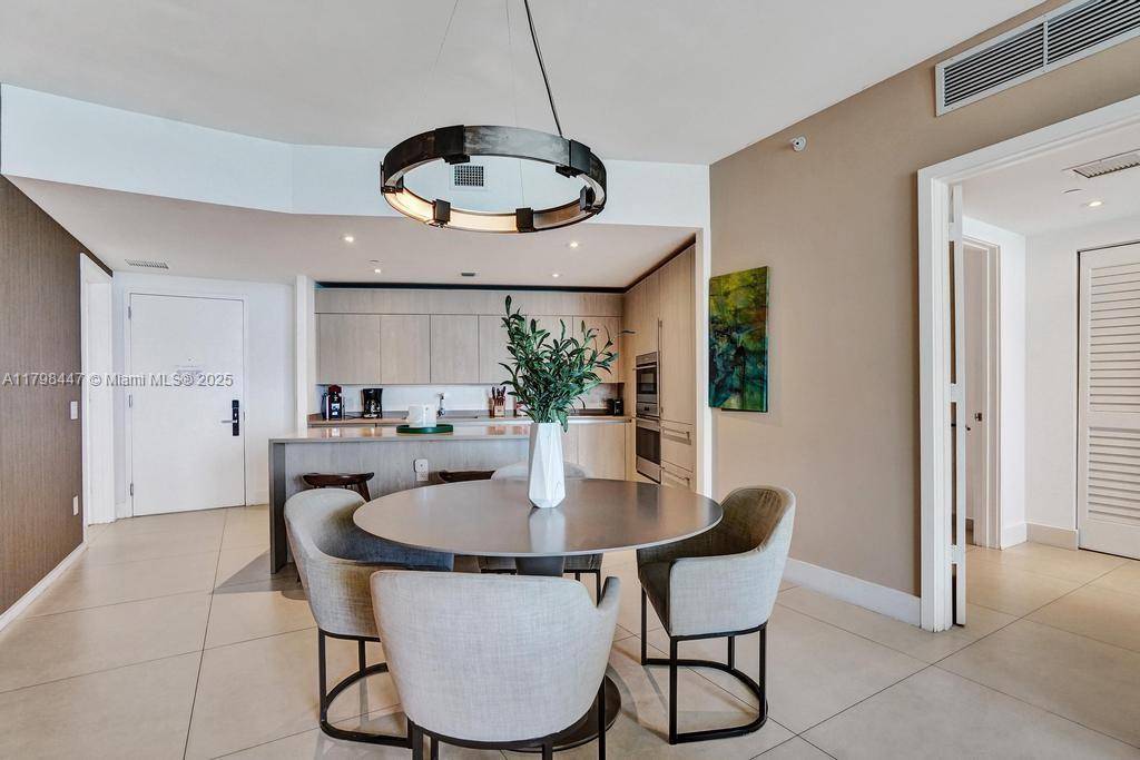 Hollywood, FL 33019,4111 S Ocean Dr #2803