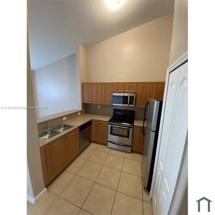 Homestead, FL 33035,1656 SE 29th Ct #105