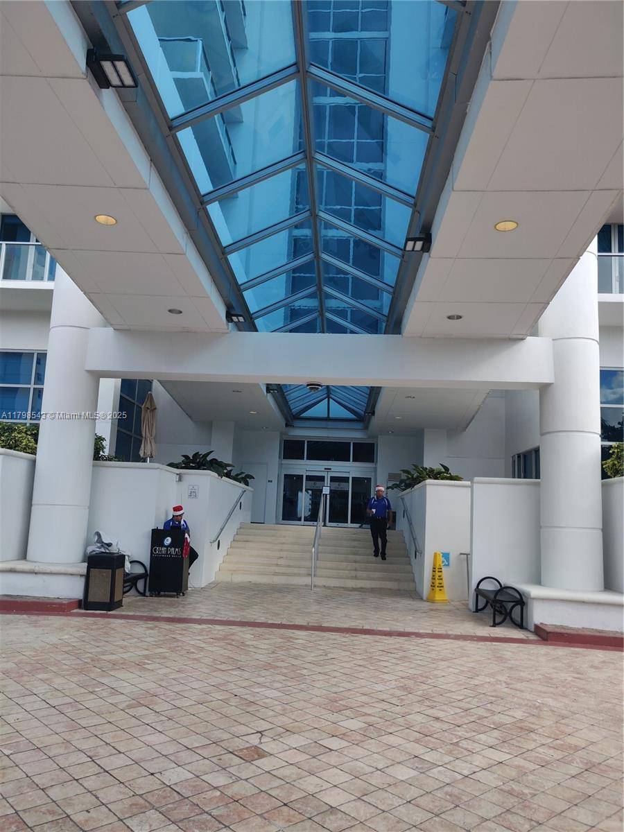 Hollywood, FL 33019,3101 S Ocean Dr #2206