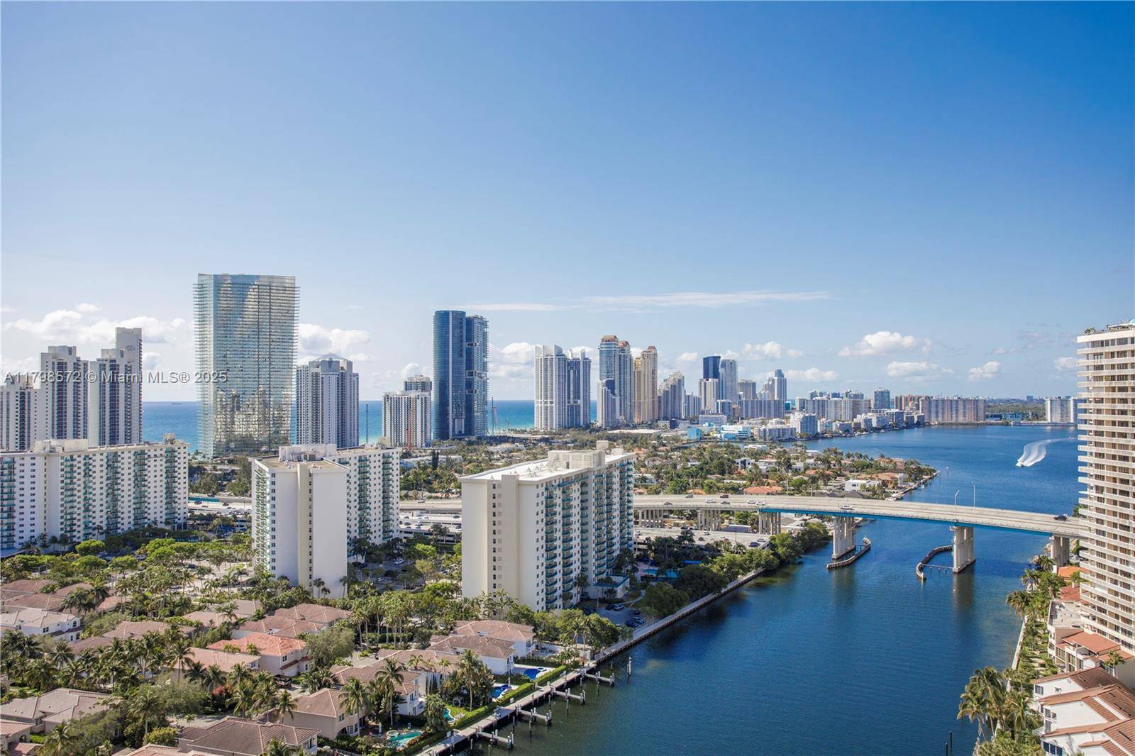 Aventura, FL 33180,19667 Turnberry Way #27-K
