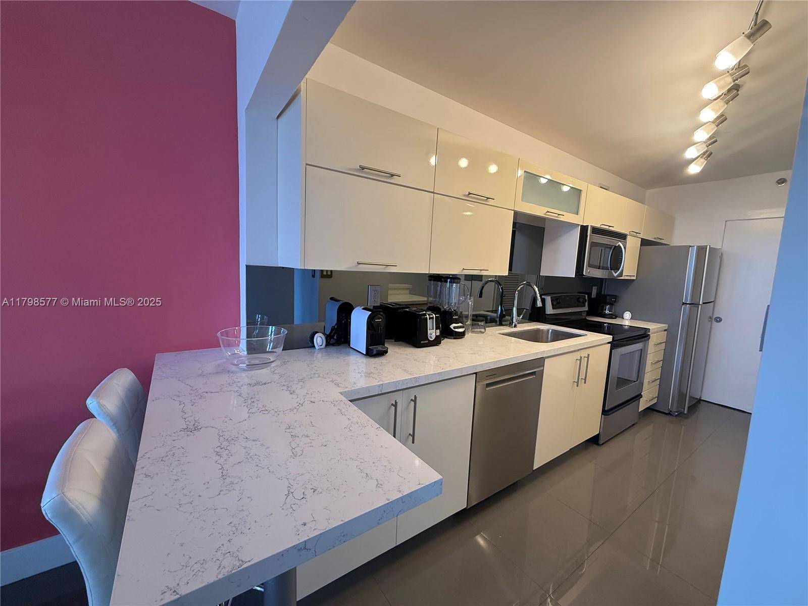 Miami Beach, FL 33139,100 Lincoln Rd #1420