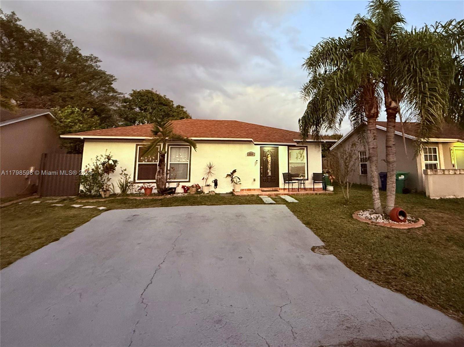Miami, FL 33175,4215 SW 138th Ct