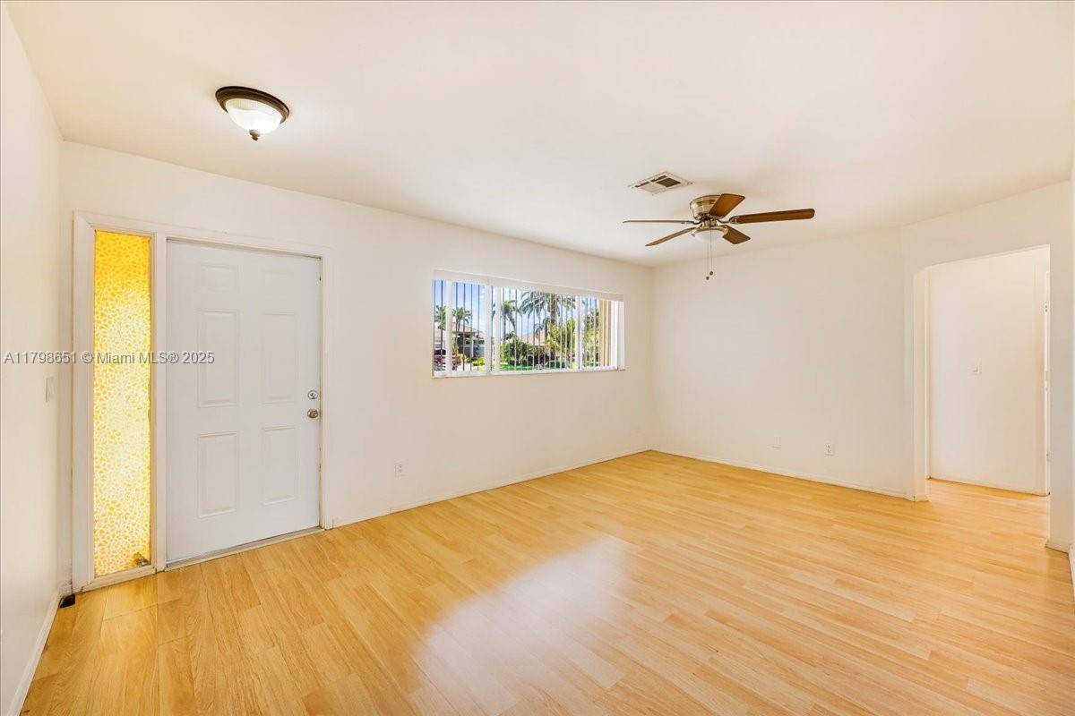 Cape Coral, FL 33990,915 SE 20th ST