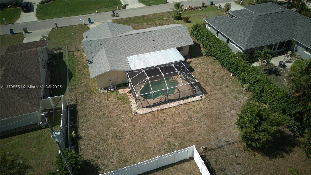Cape Coral, FL 33990,915 SE 20th ST