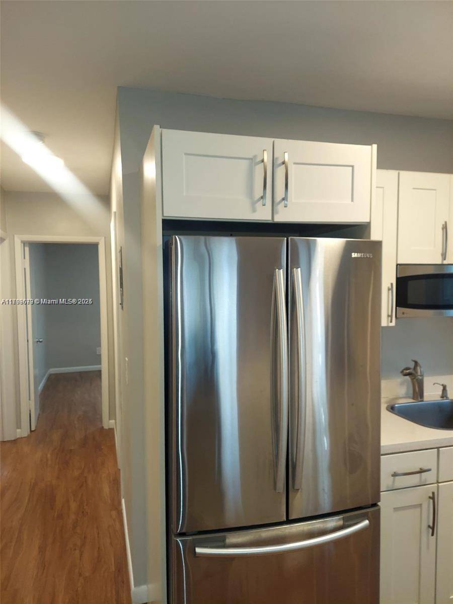 Miami Beach, FL 33141,7430 Carlyle Ave #4