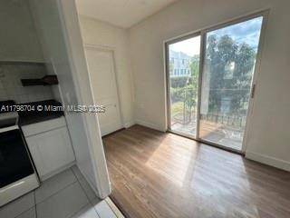 Hollywood, FL 33020,2202 Van Buren St #2