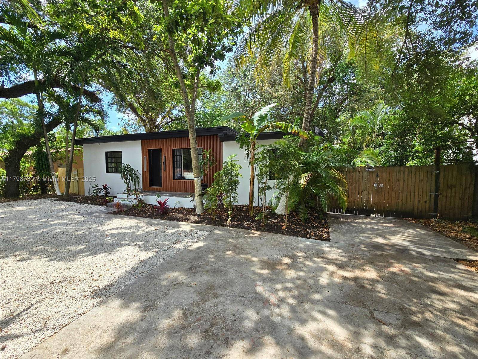 Miami, FL 33162,620 NE 160th St