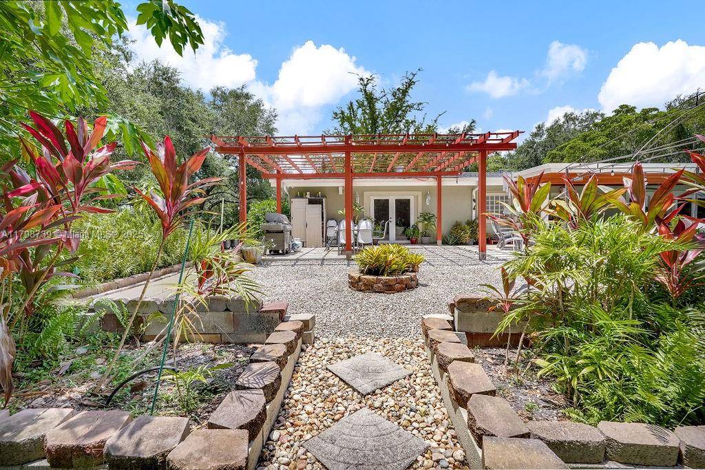 Pinecrest, FL 33156,6551 SW 126th St