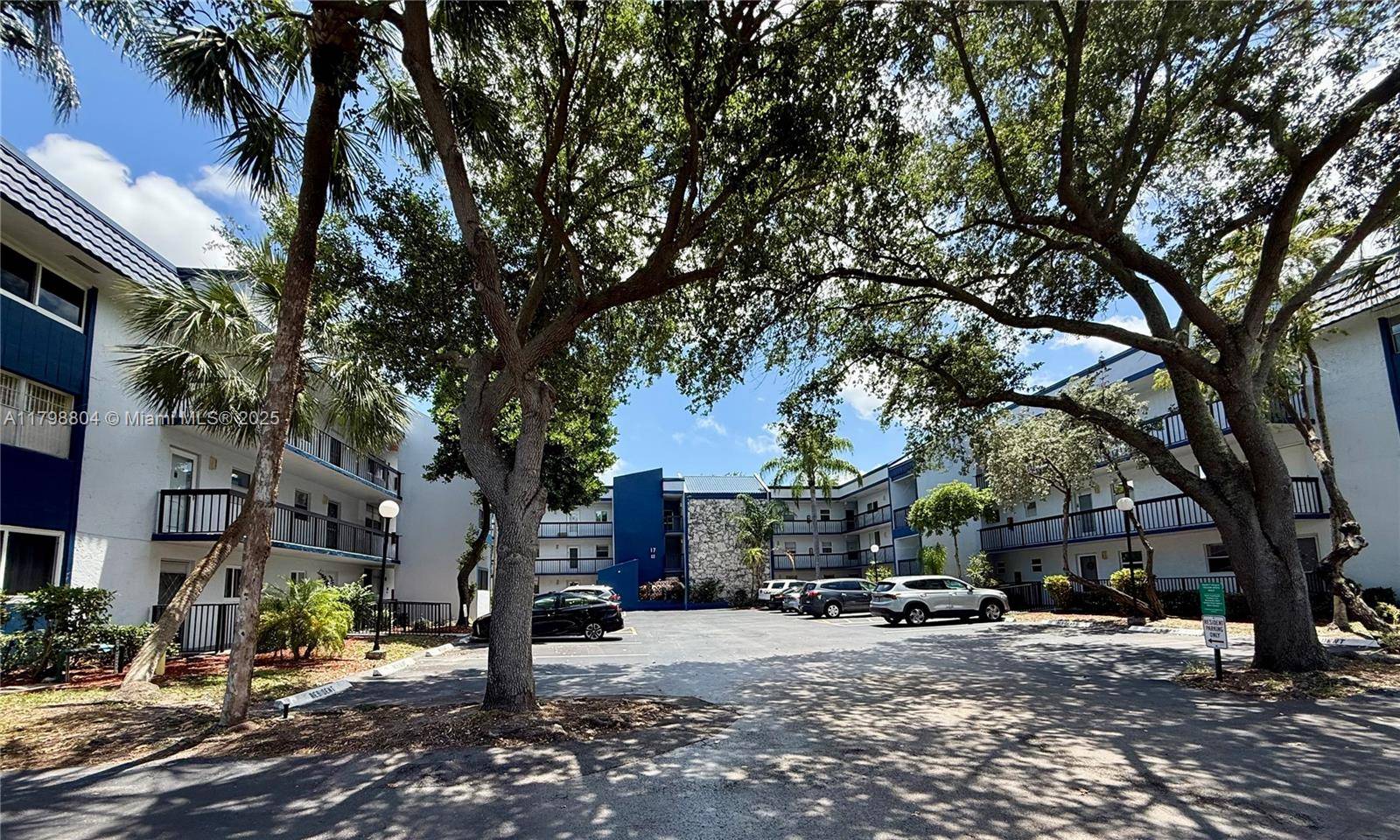 Margate, FL 33063,3060 Holiday Springs Blvd #104
