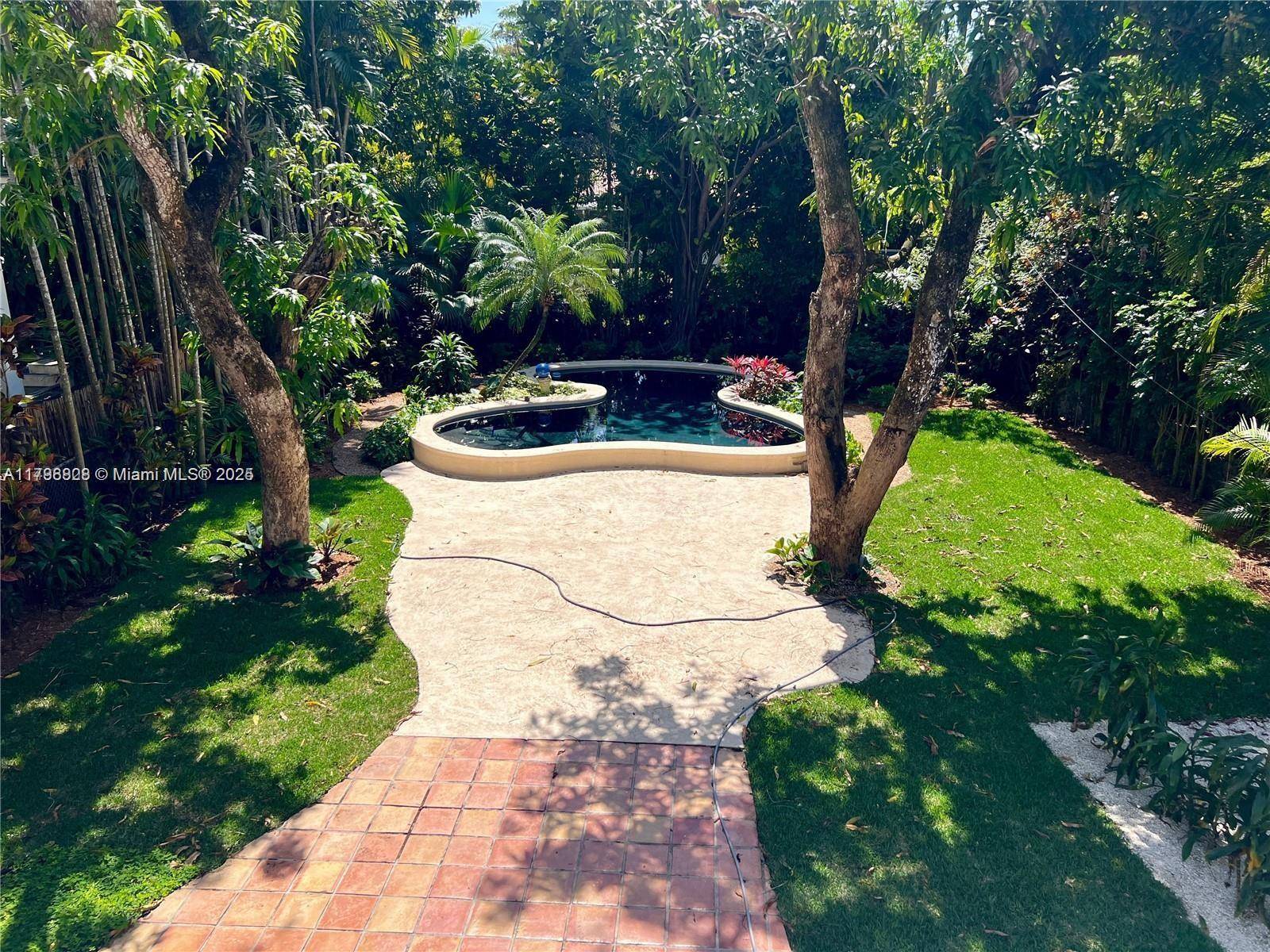 Coral Gables, FL 33134,936 Sorolla Ave #936