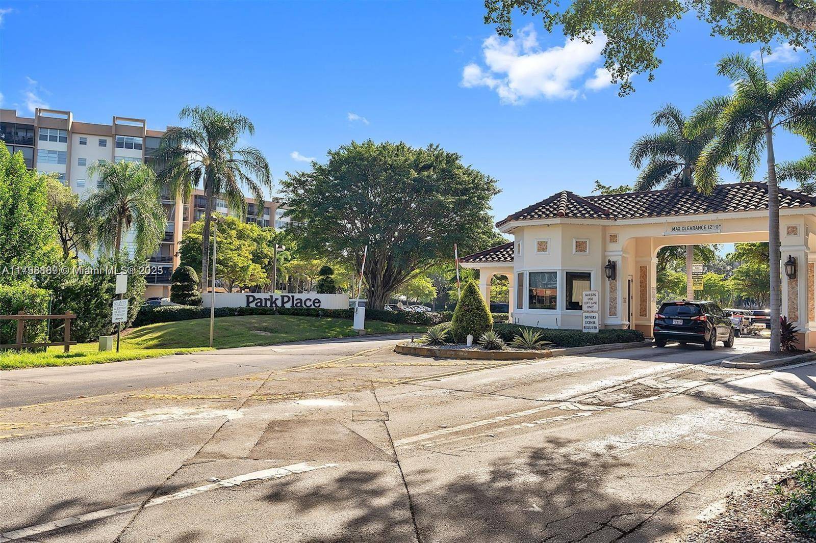 Pembroke Pines, FL 33026,1300 Saint Charles Pl #L12