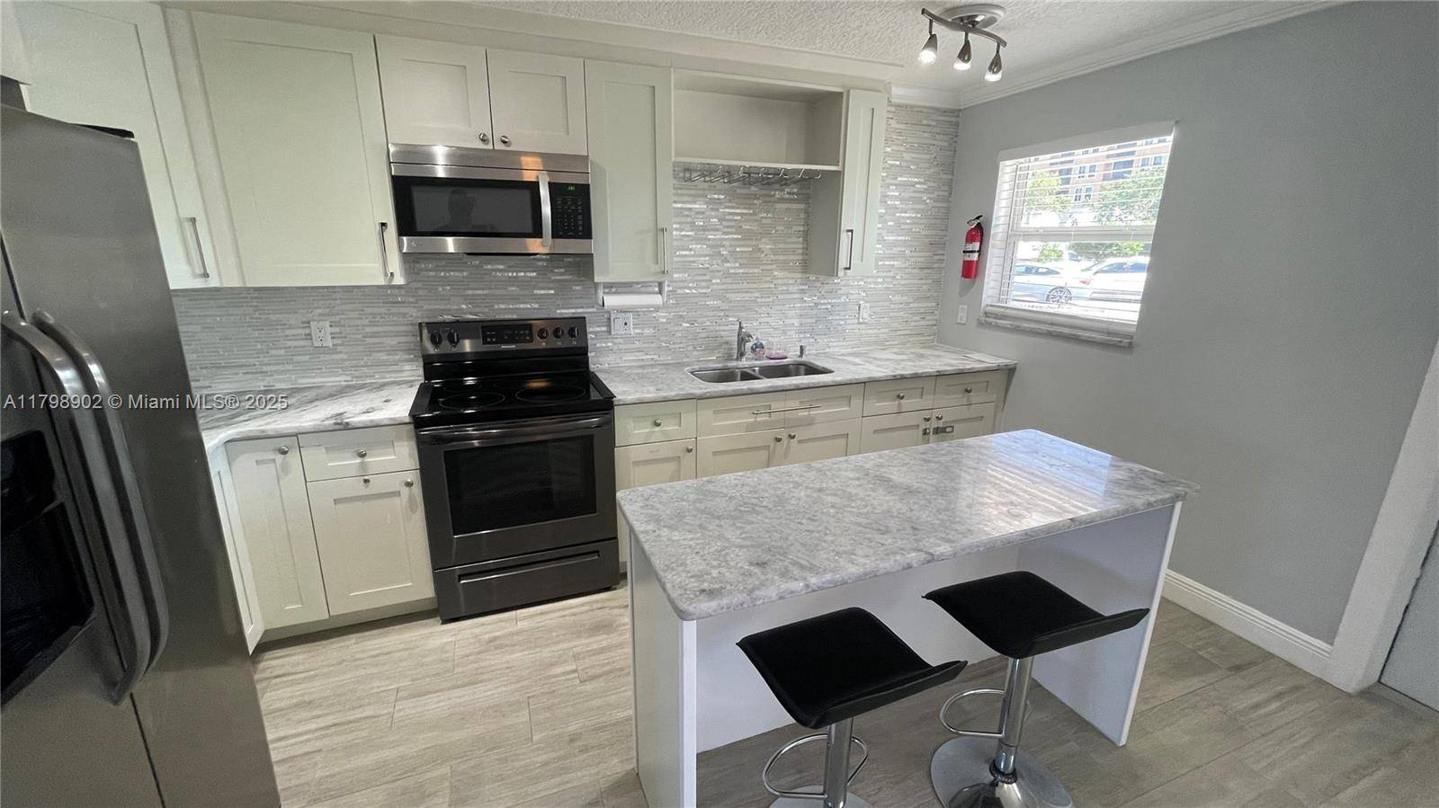 Lake Worth, FL 33460,111 N L St #3
