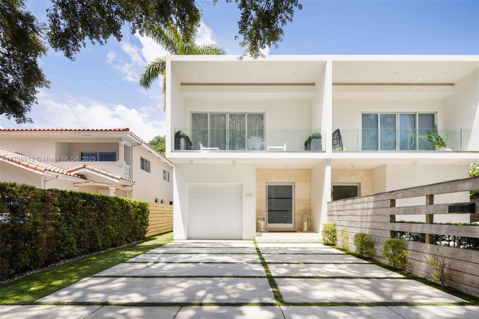Coconut Grove, FL 33133,2916 Catalina St #2916